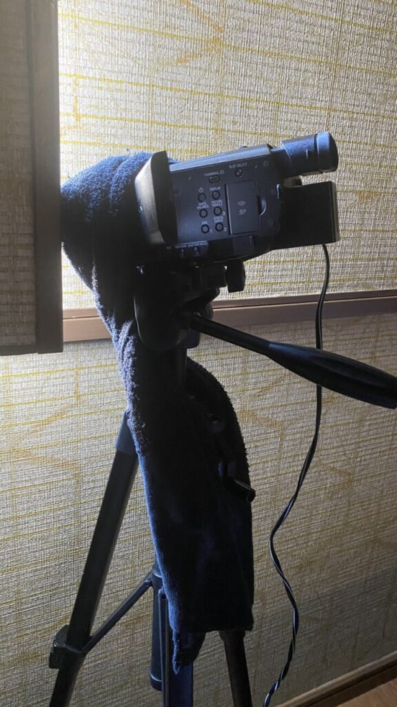 ホテルの部屋からデジタルビデオで撮影